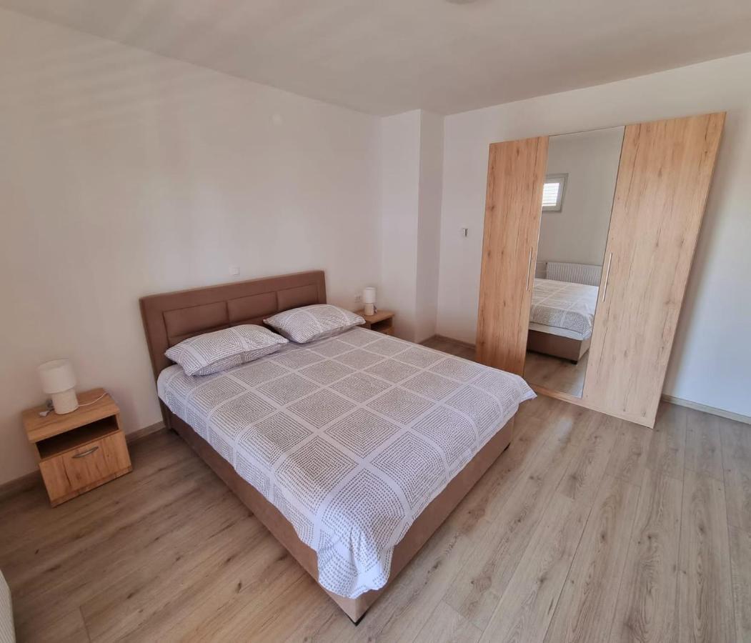 Apartment Mate Sukošan Eksteriør billede